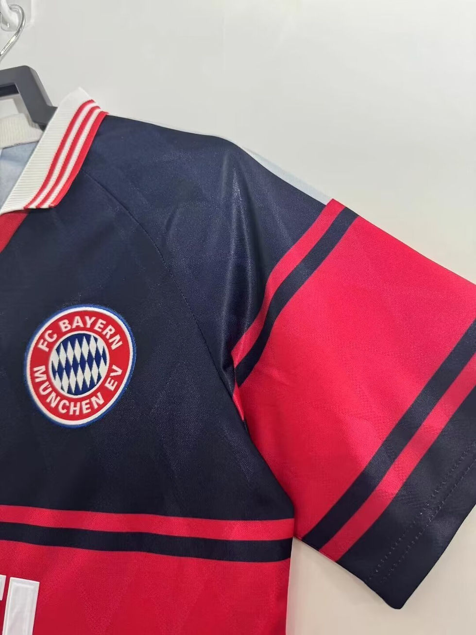 Thumbnail: Bayern Munich 1997-98 Home Shirt