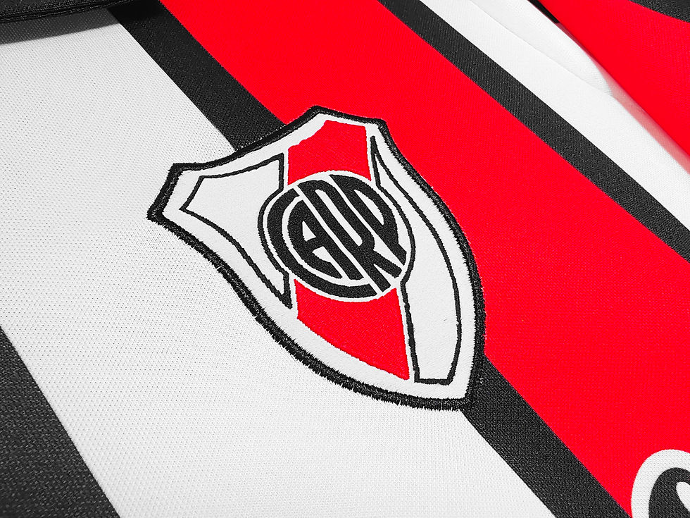 Miniaturbild: River Plate 1998-00 Third Shirt