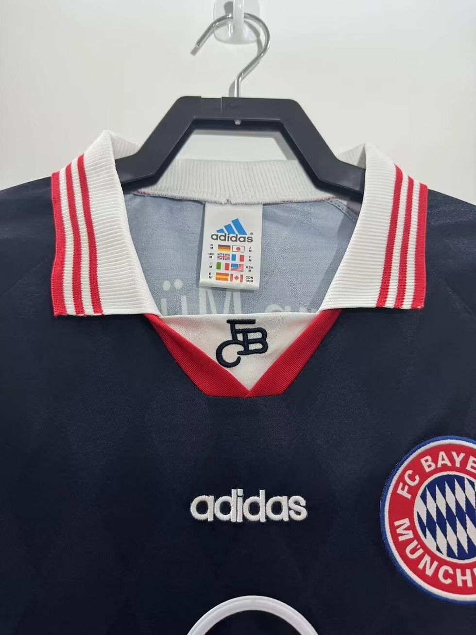 Thumbnail: Bayern Munich 1997-98 Home Shirt