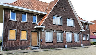 Oude kapelanij kort voor afbraak
