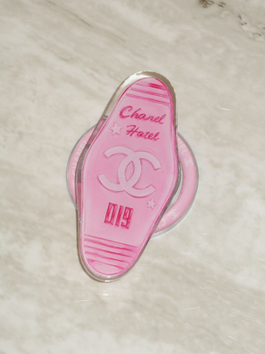 PINK SUITE HOLDER