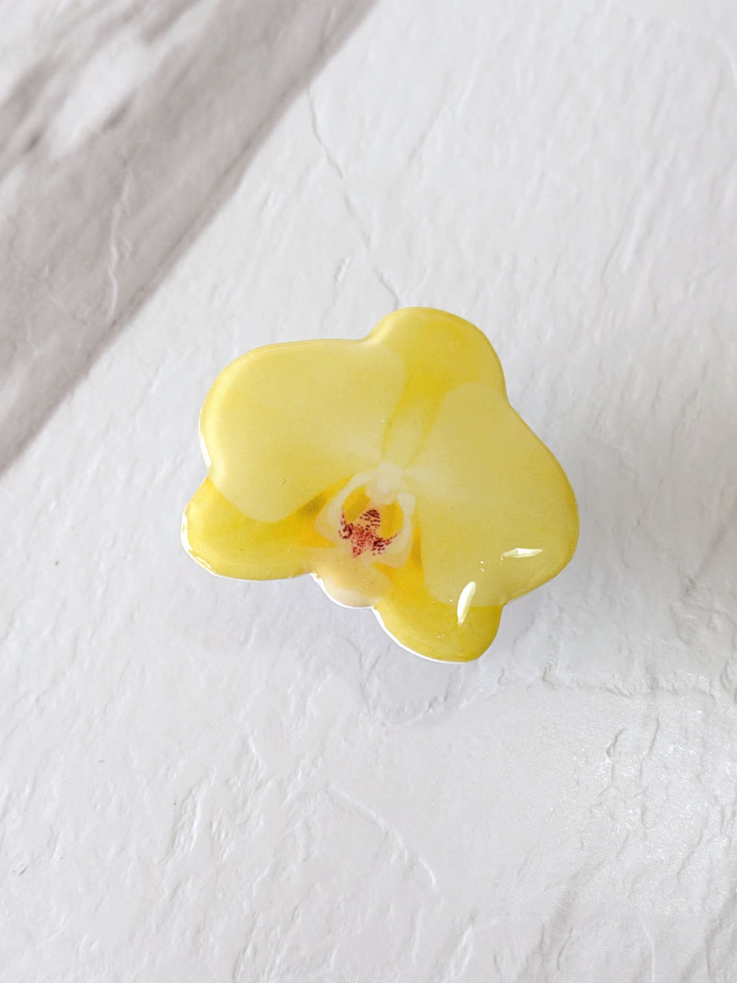 YELLOW ORCHID HOLDER