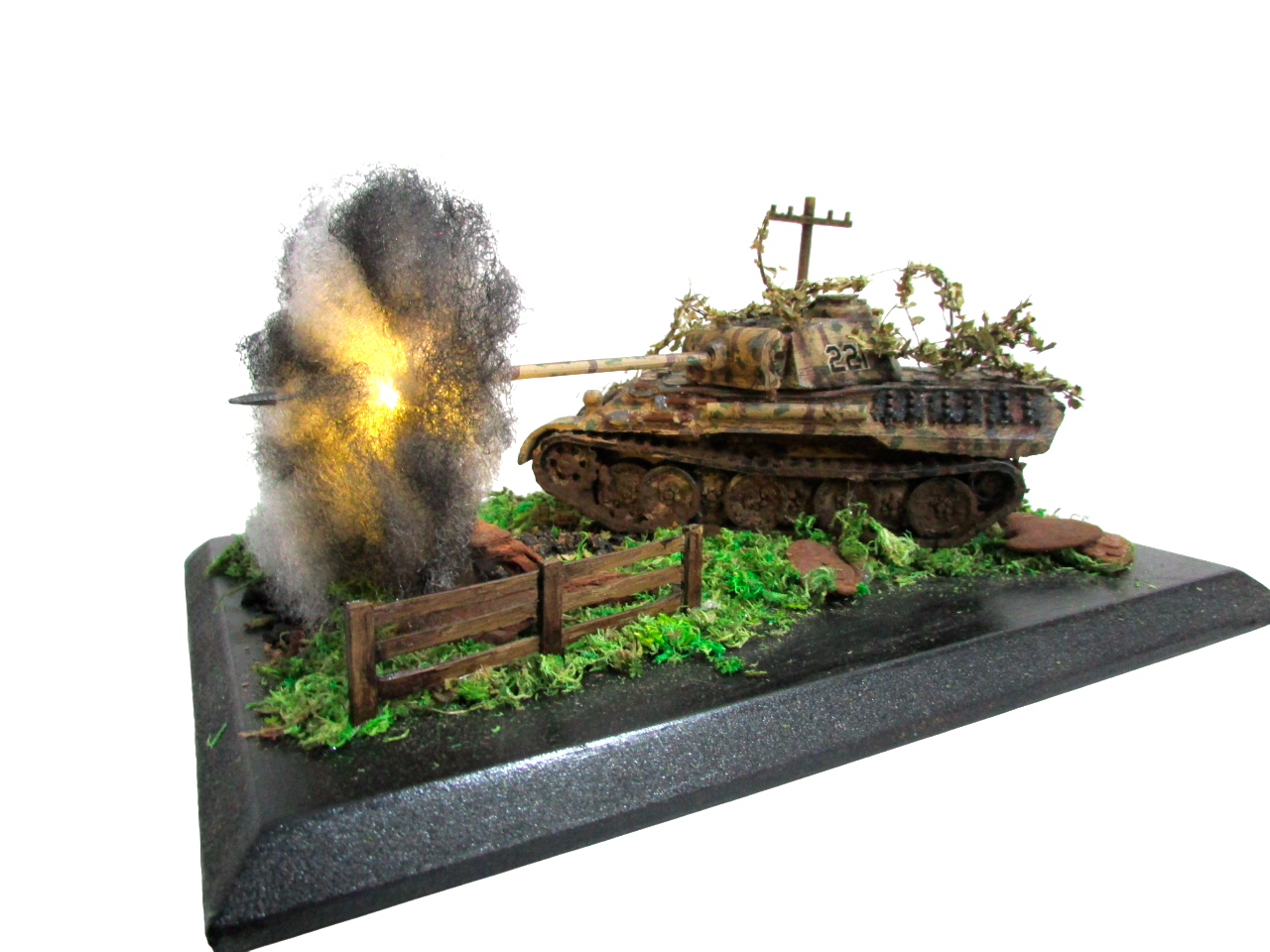 Miniatura Tanque Alemão Panther Atirando - 1:48