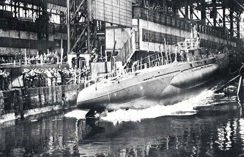 U-boat Type VII sendo lançado ao mar.