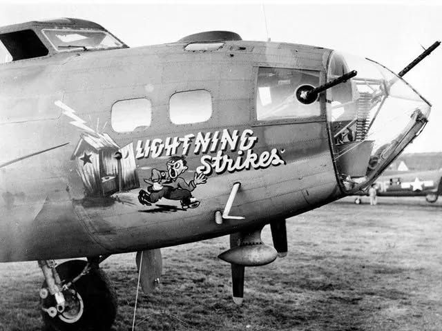 Miniatura: Placa B-17 Nose Art "Lightning Strikes" - 45x30cm (Alumínio)
