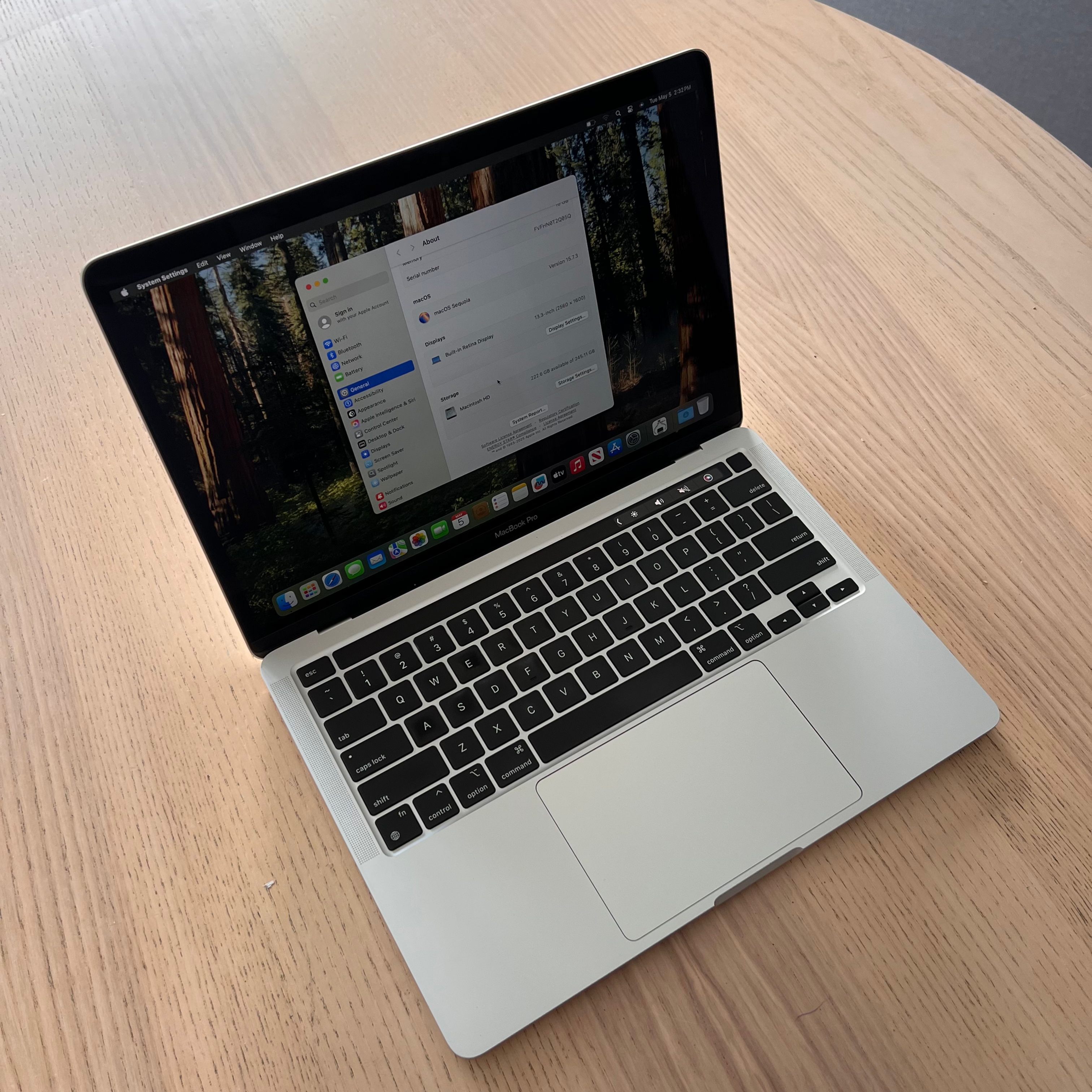 MacBook Pro 13" 2020 M1 16GB RAM 256GB SSD - plateado