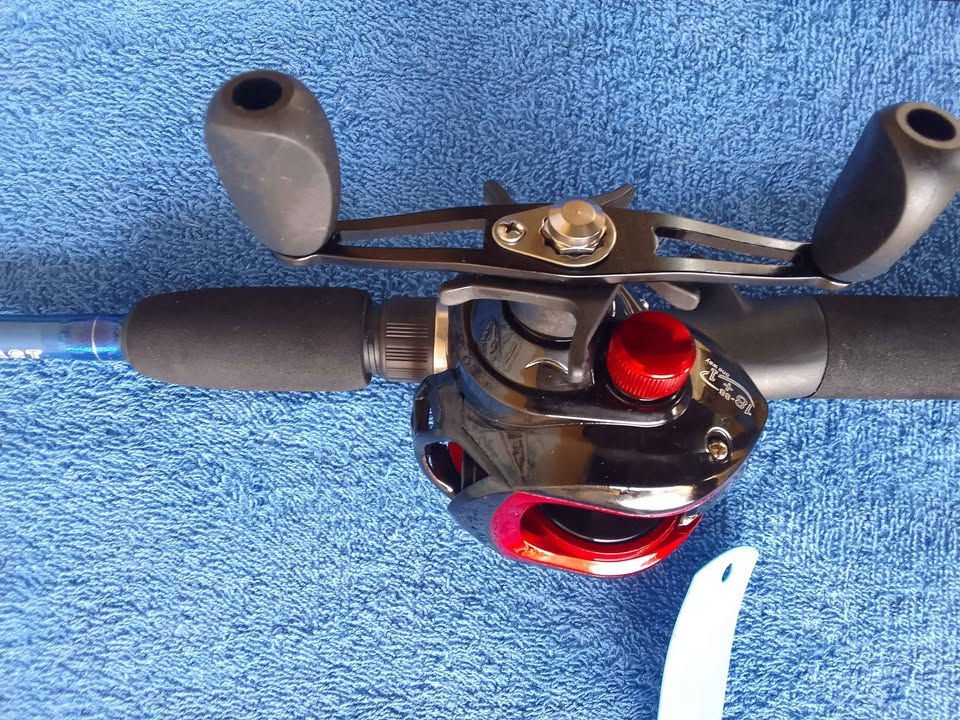 Thumbnail: New 2pce 6.6ft Bass Bait Caster Rod & Reel Combo