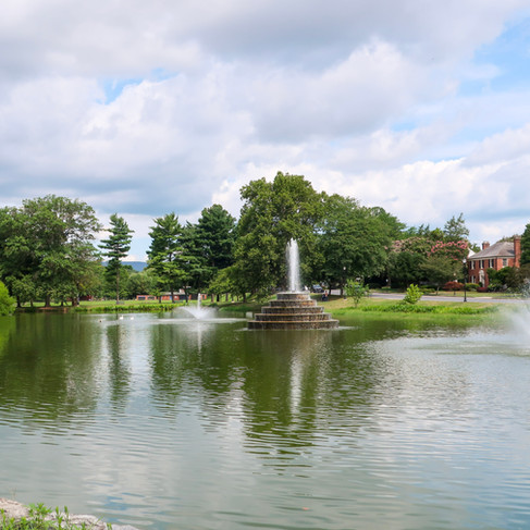 Baker Park Culler Lake with fountains