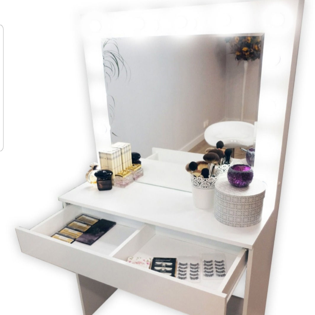 Vintage MakeUp table