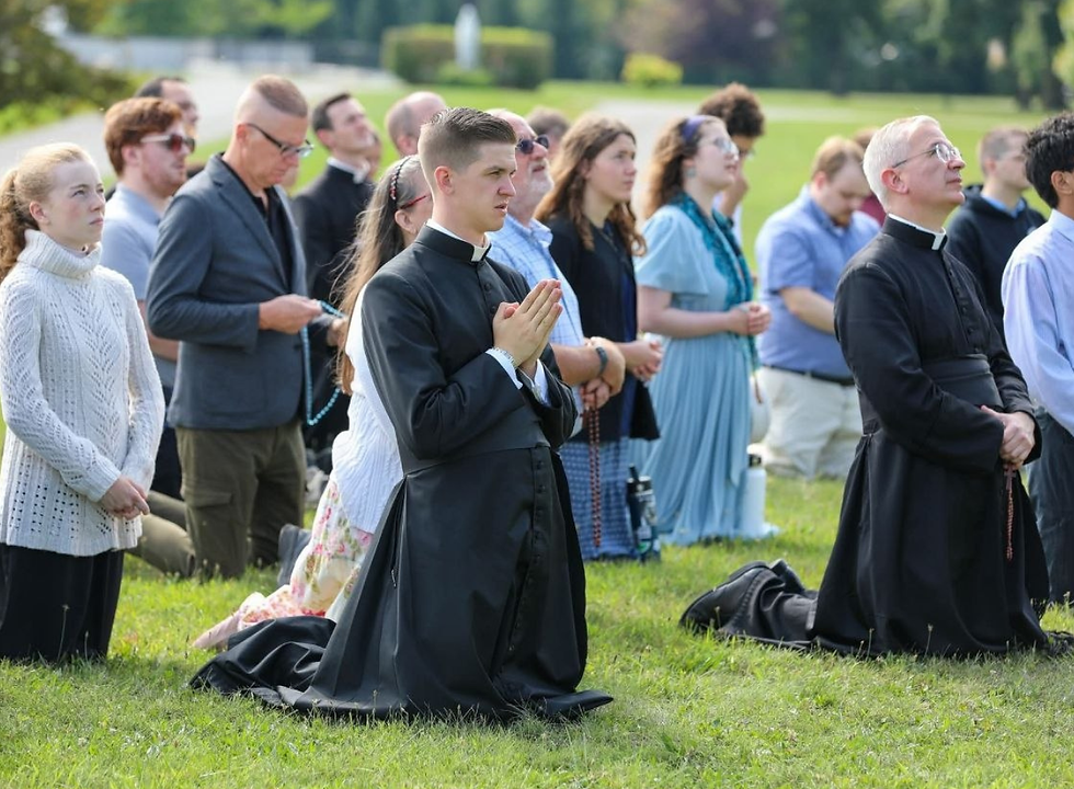 ¡Bendita sotana que le permitió a usted reconocerme! 