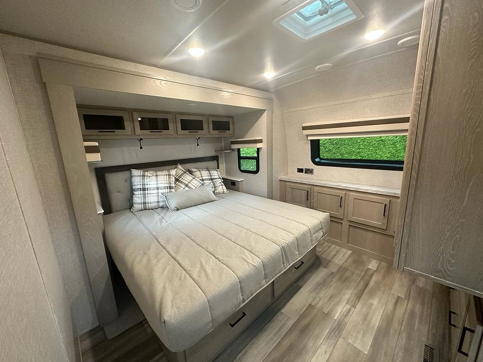 Thumbnail: New Rockwood Signature 8337RL Travel Trailer