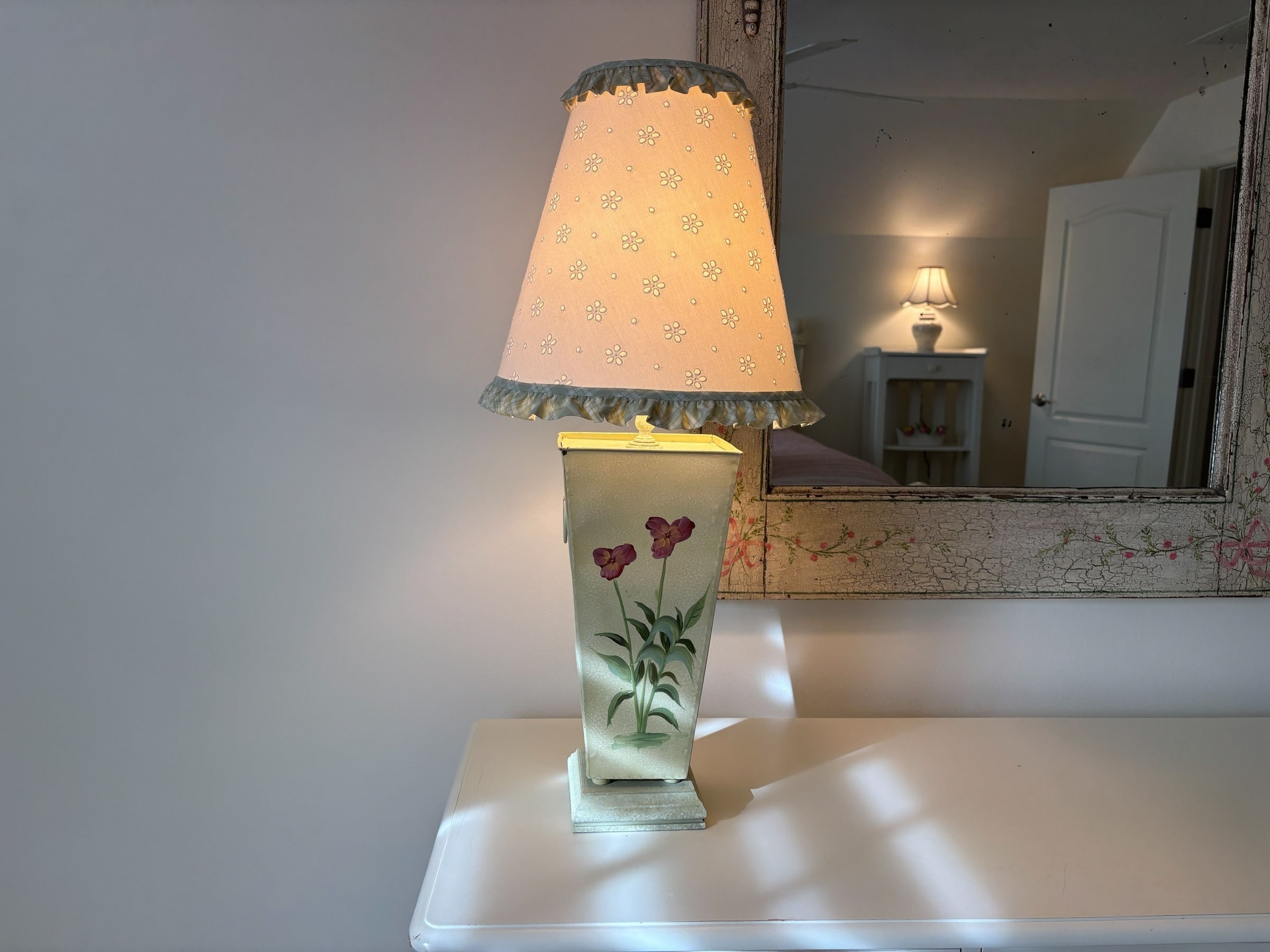VINTAGE HAND-PAINTED LAMP