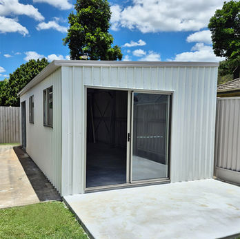 Skillion Monoplain Roof Shed at Barhs Scrub Brisbane. Colorbond Surfmist with Trimclad cladding

