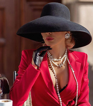Why Elite Escorts Love to Live Fabulous