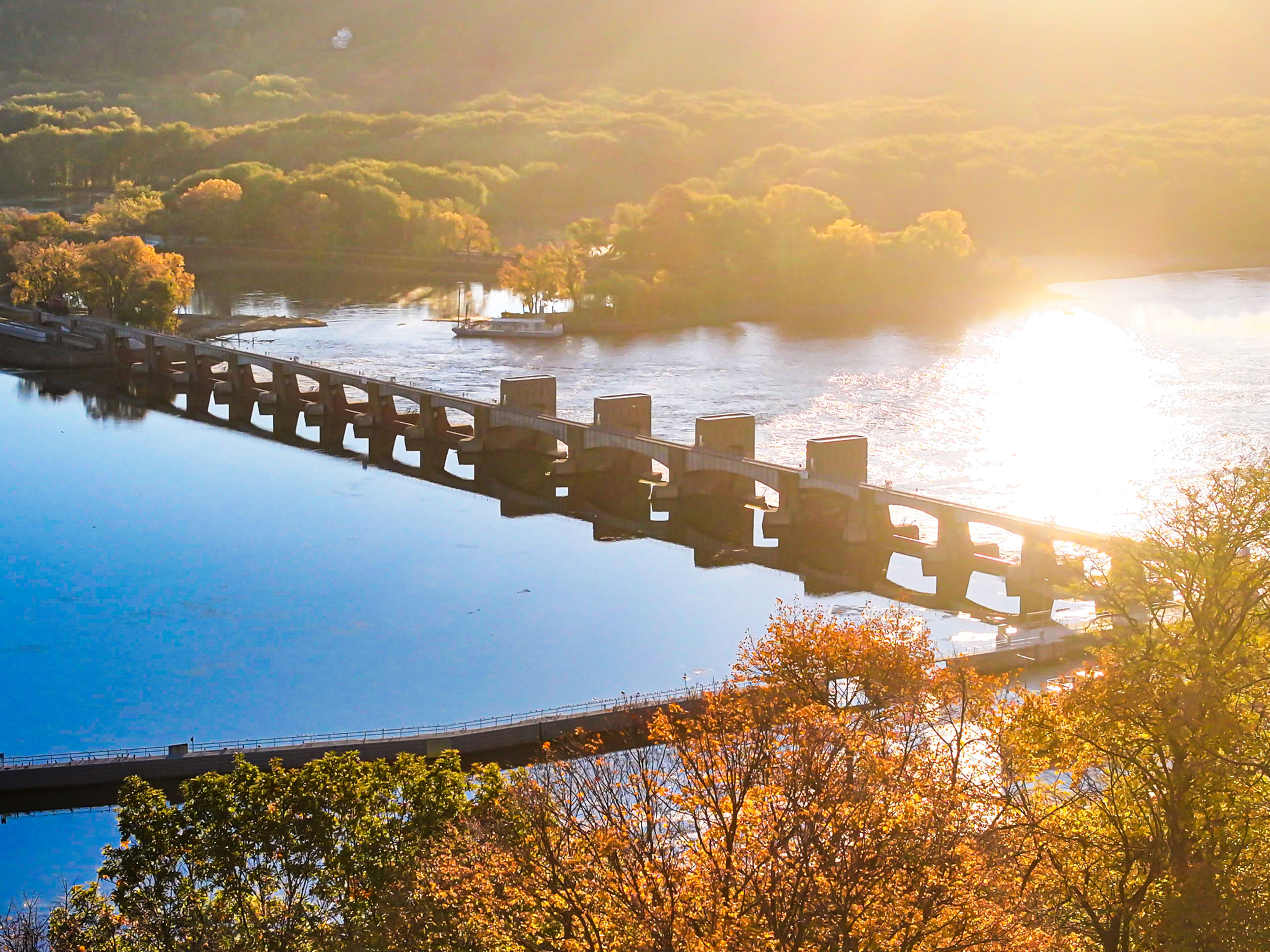 River Locks and Golden Dams - Dubuque, IA