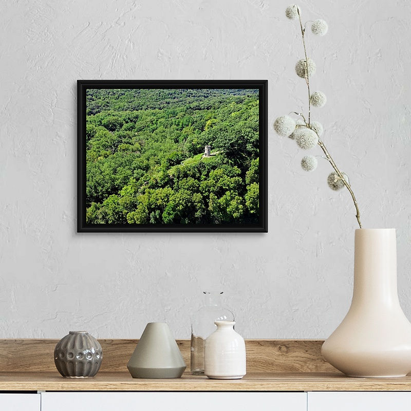 Thumbnail: Lush Monument Valley - Dubuque, IA