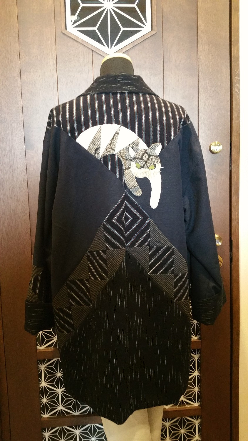 猫好きのハートをわしづかみパッチワークコート( *´艸｀)