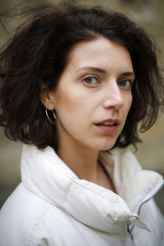 Laura Enzenhofer
www.laura-enzenhofer.com