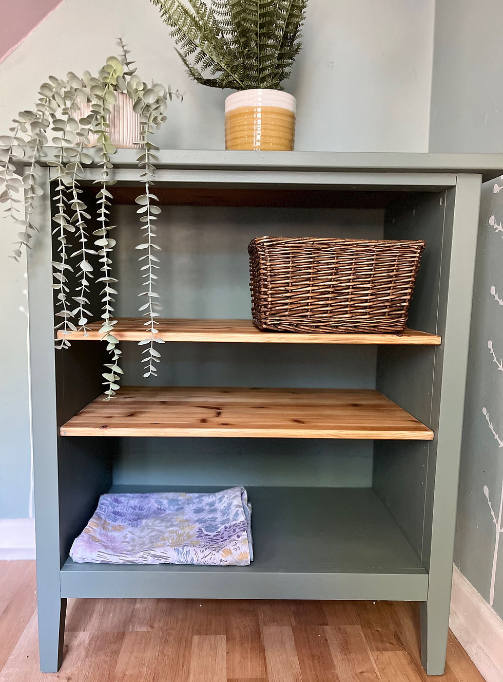 Thumbnail: Hand painted shelf unit 