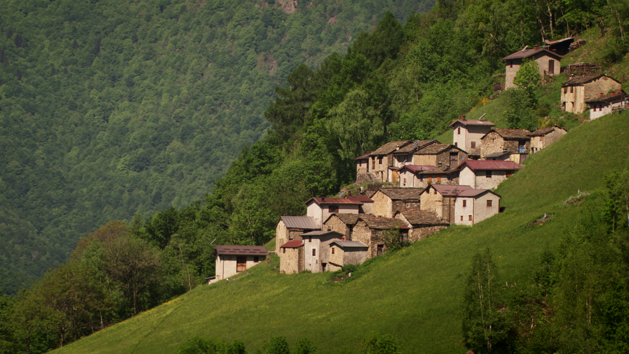 NATURE - Houses in the heart of nature ©HOPE - Hope Production - Calt Production 2024