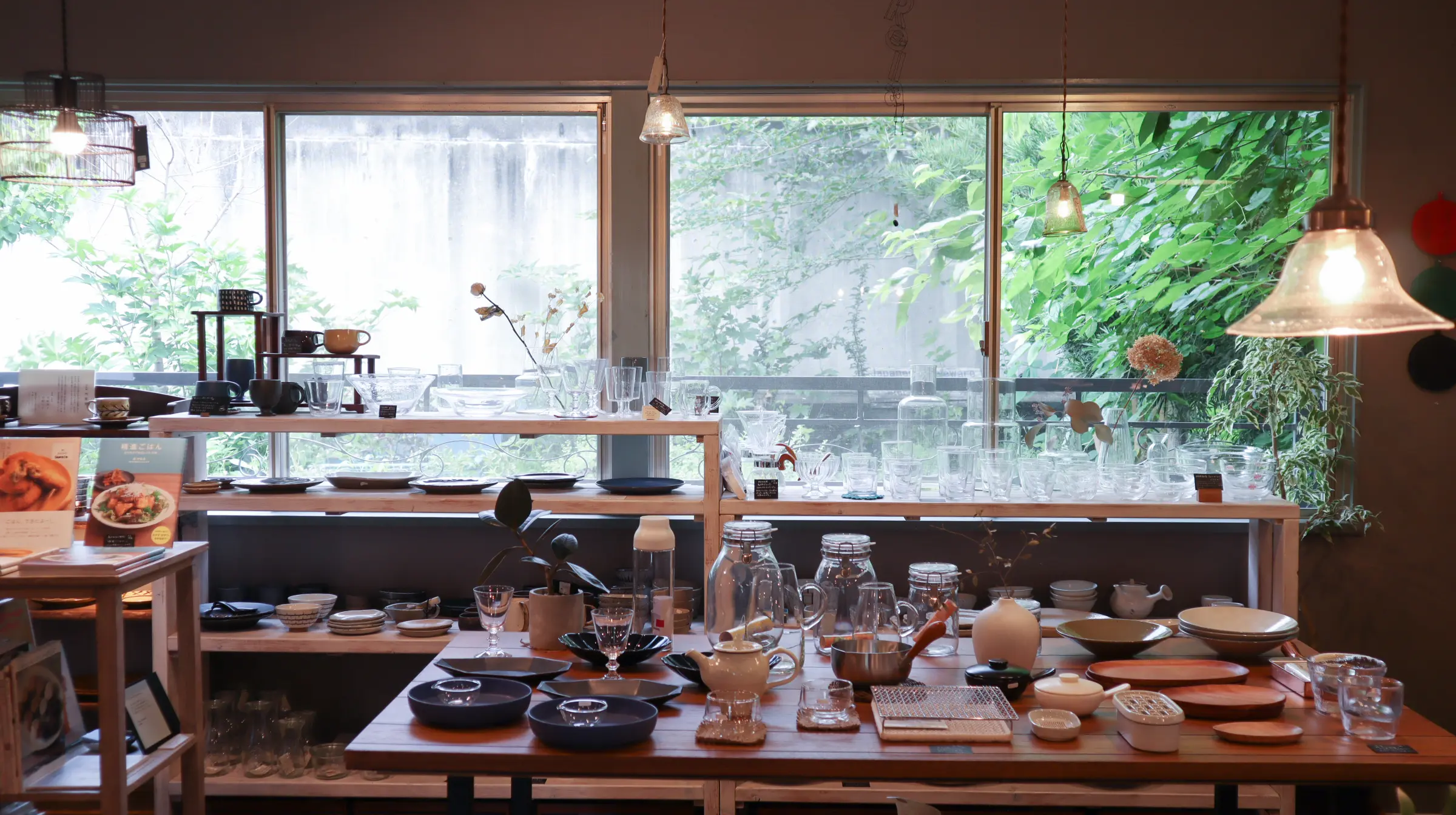 relish店内.webp