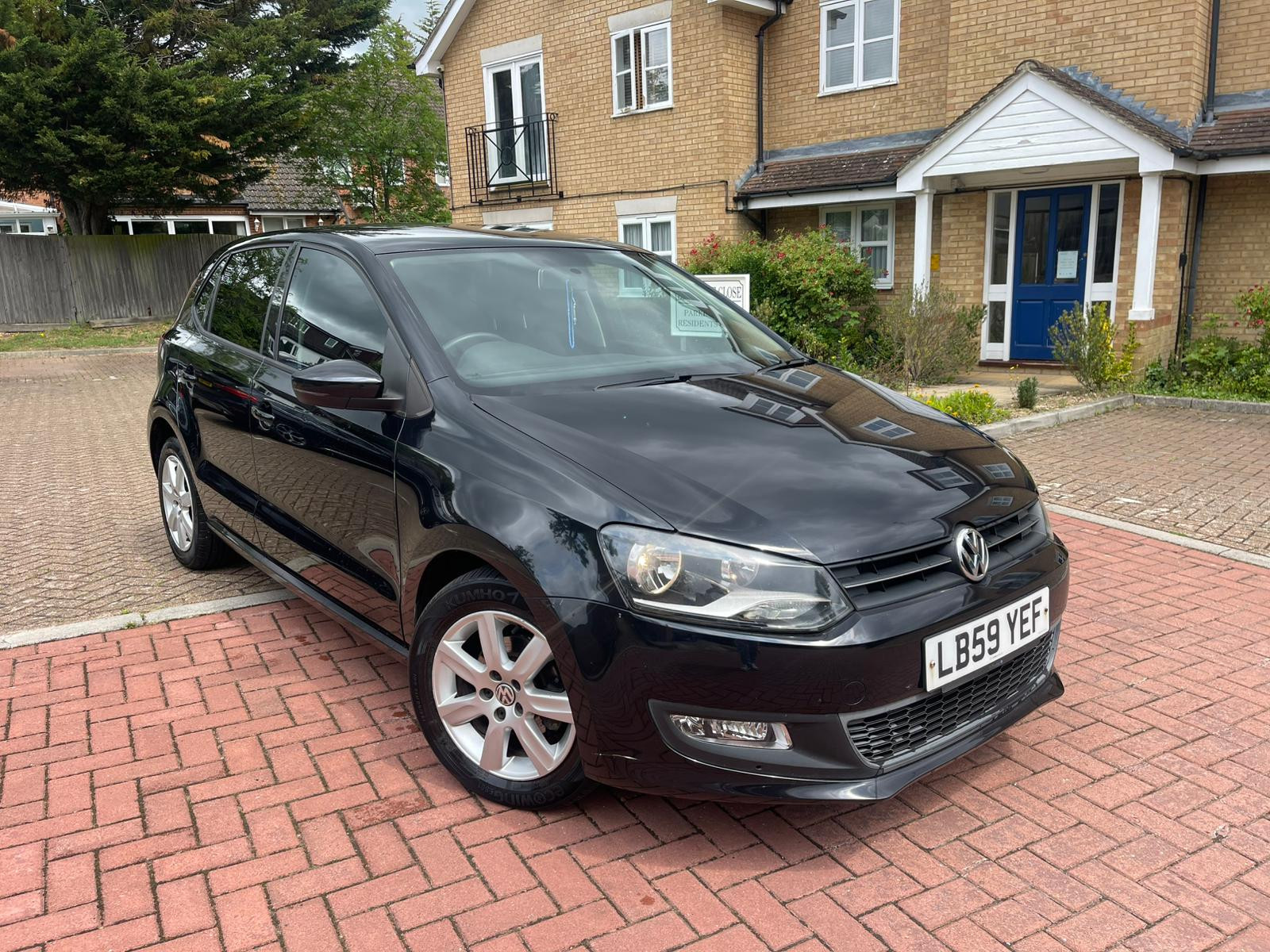 VOLKSWAGEN POLO