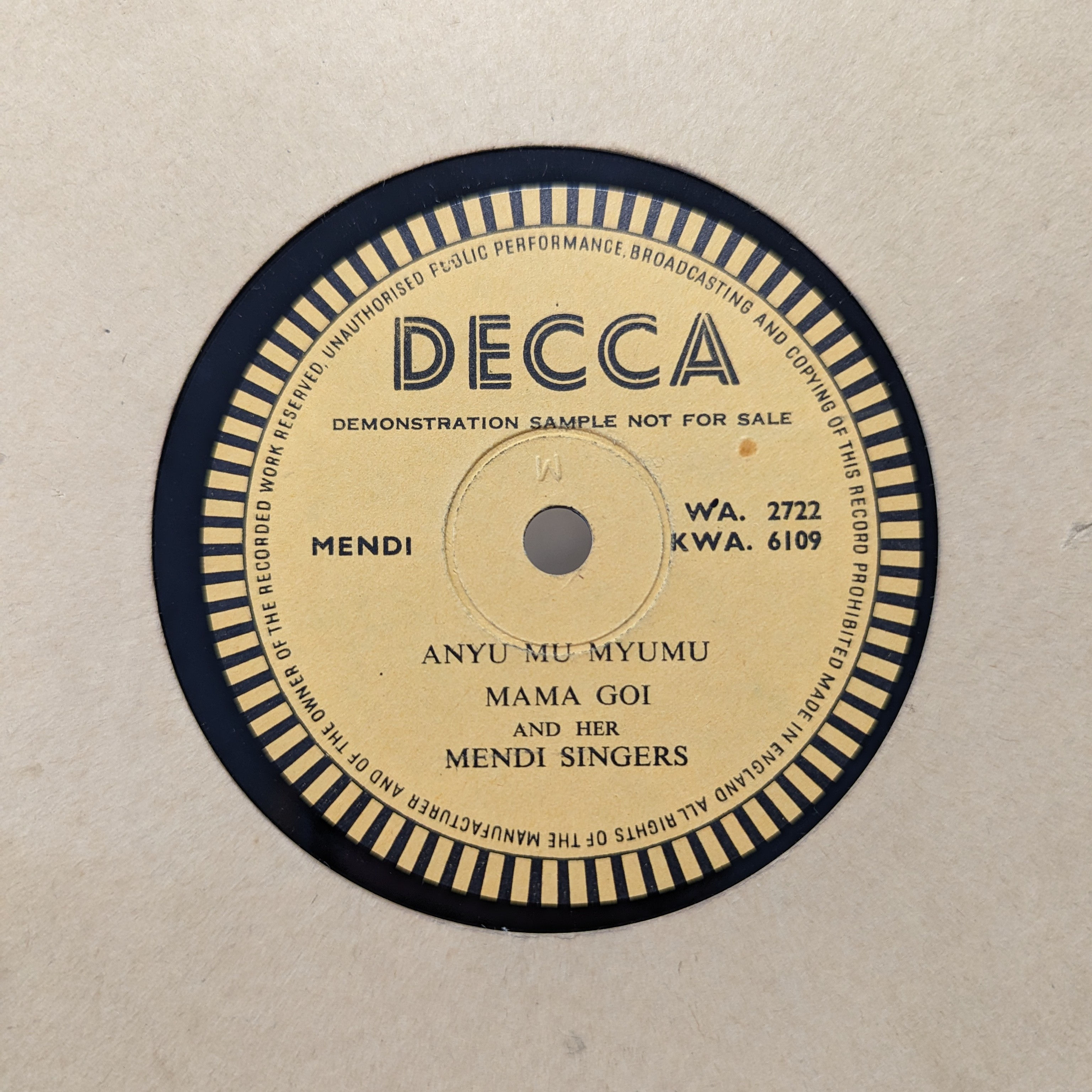 Mama Goi - Anyu Mu Myumu [Decca]