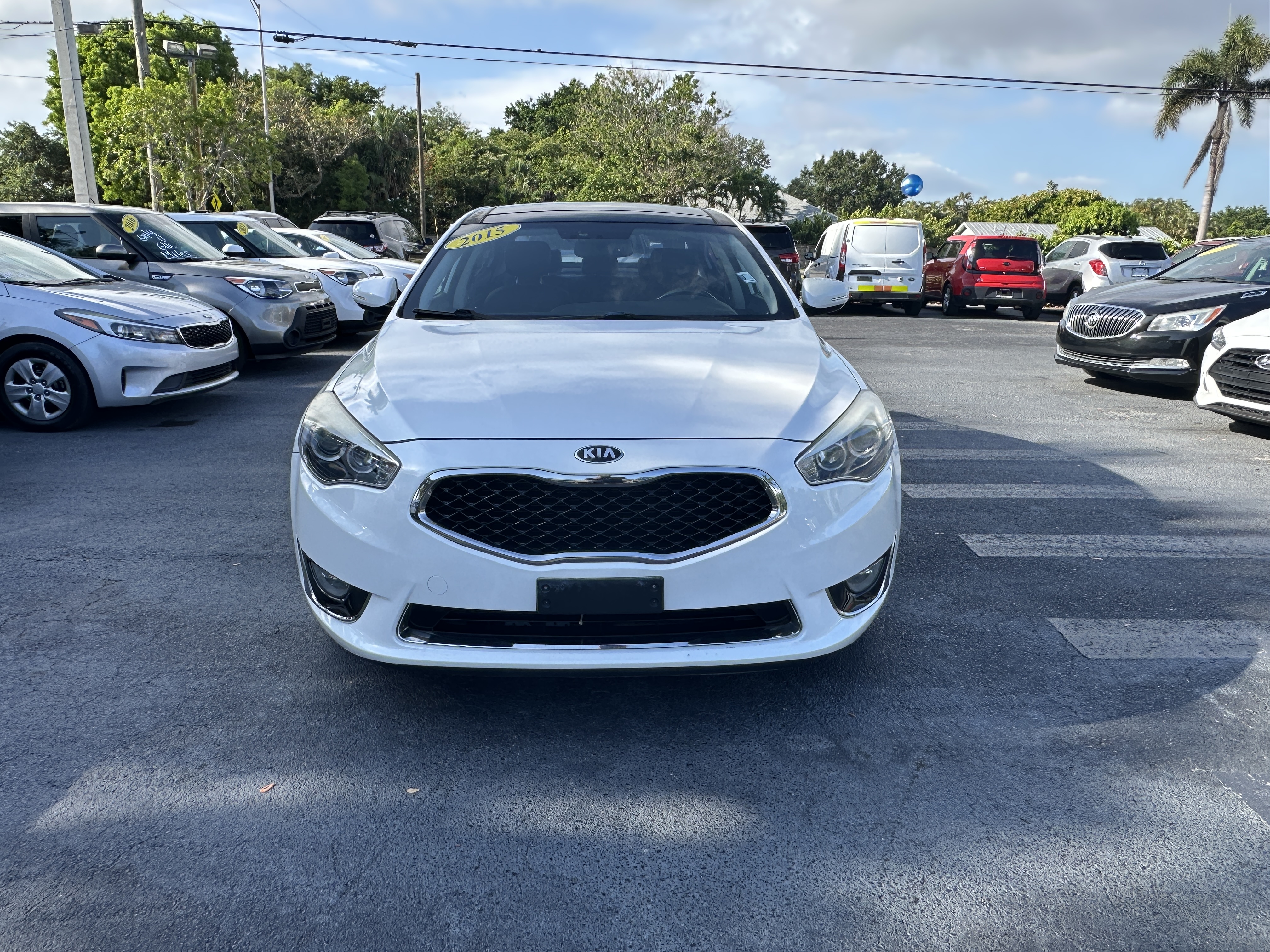 2015 Kia Cadenza Premium's photo
