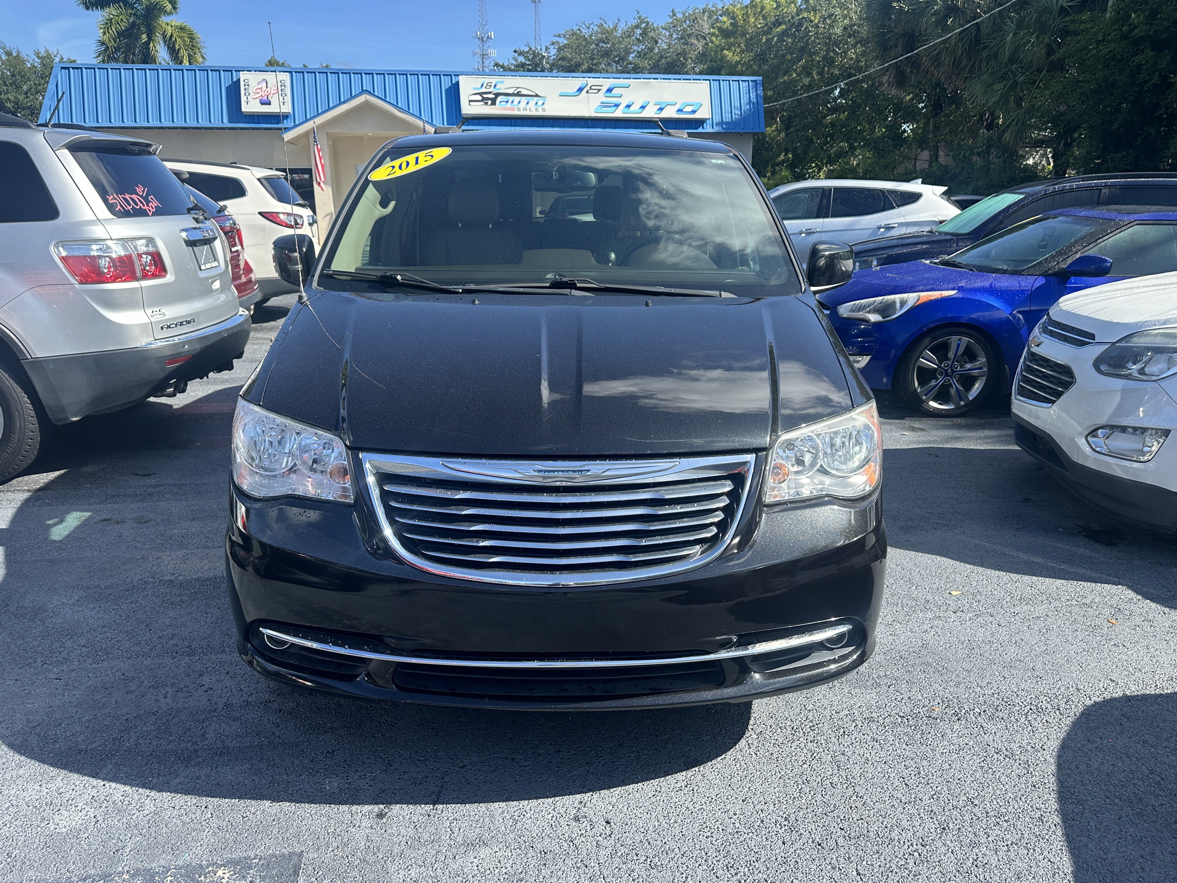2015 Chrysler Town & Country Touring's photo