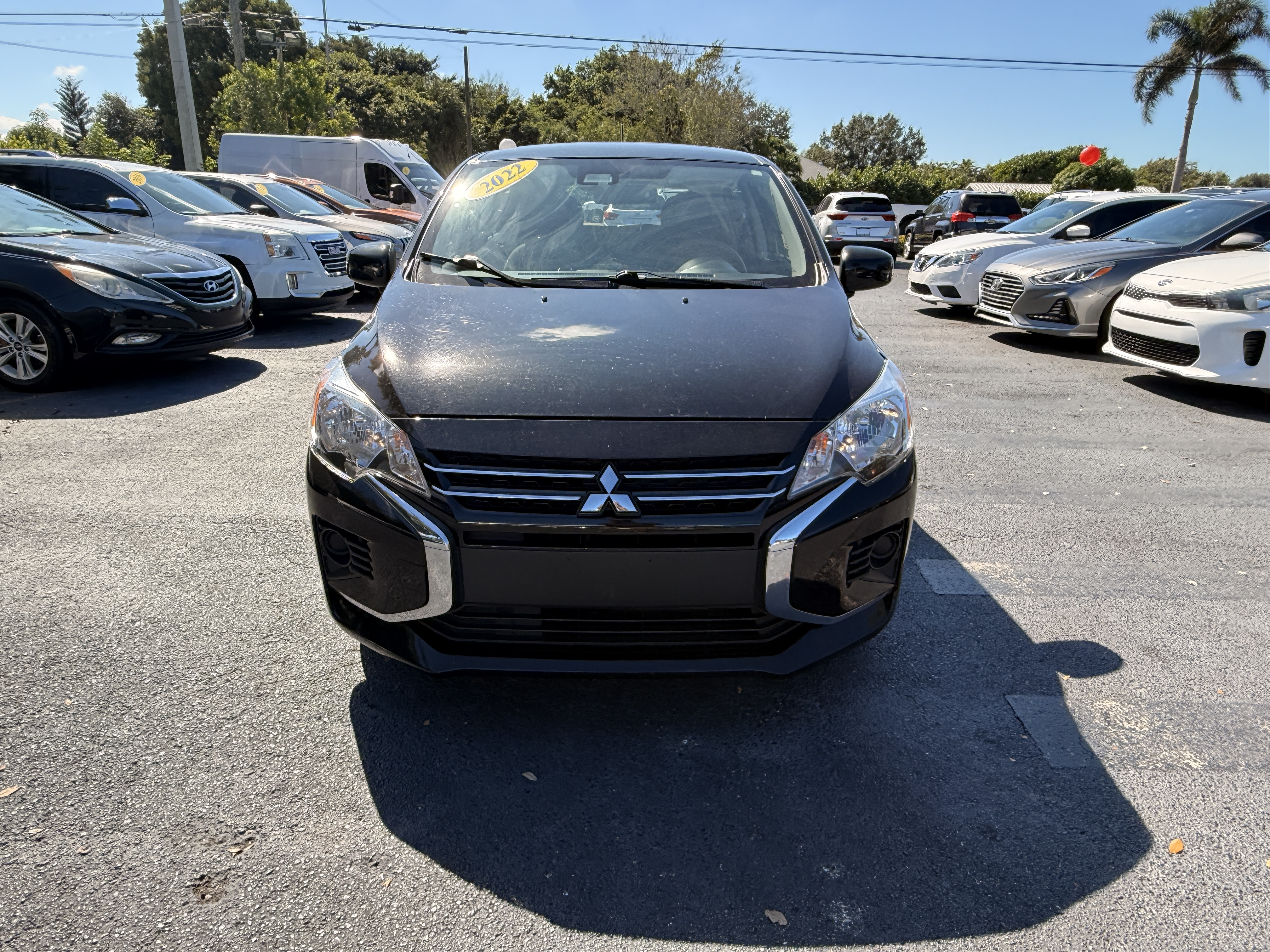 2022 Mitsubishi Mirage ES's photo