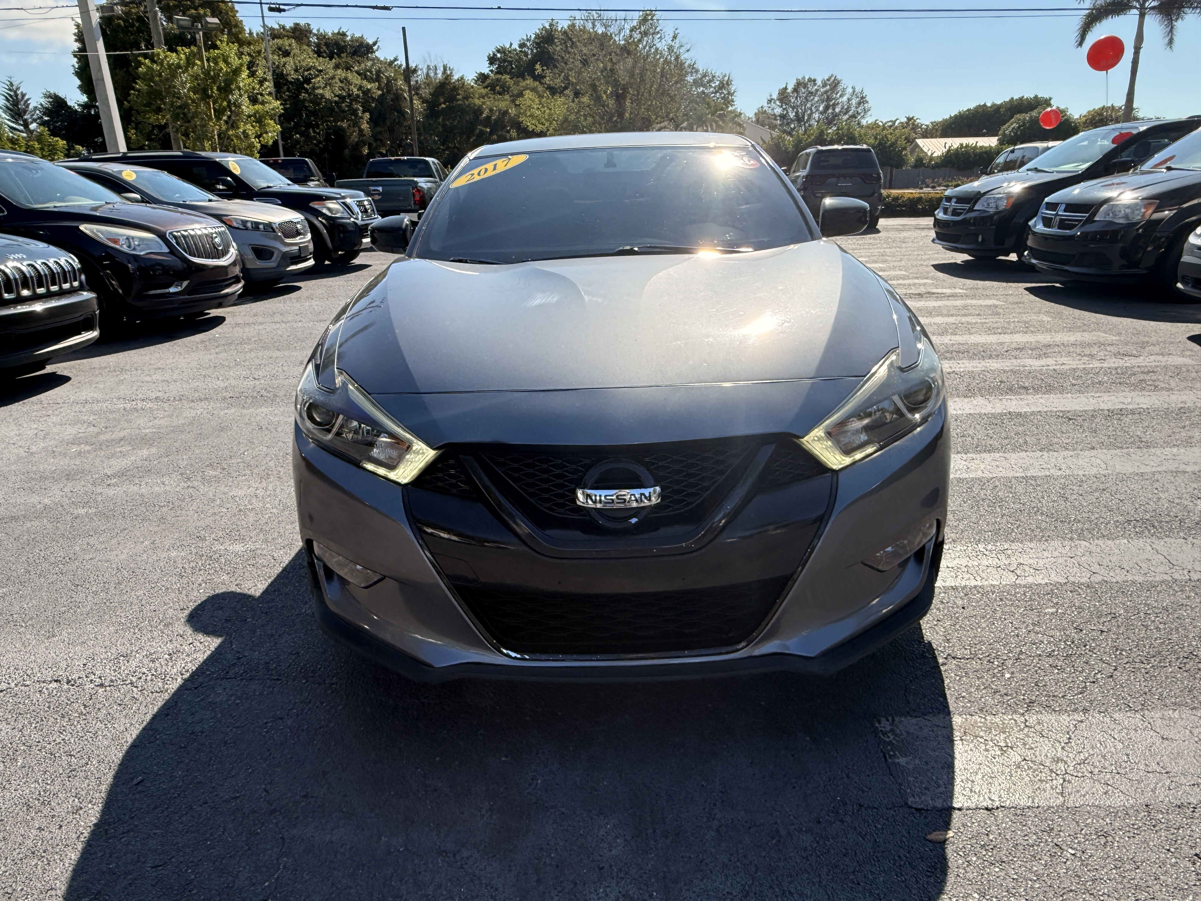 2017 Nissan Maxima S's photo