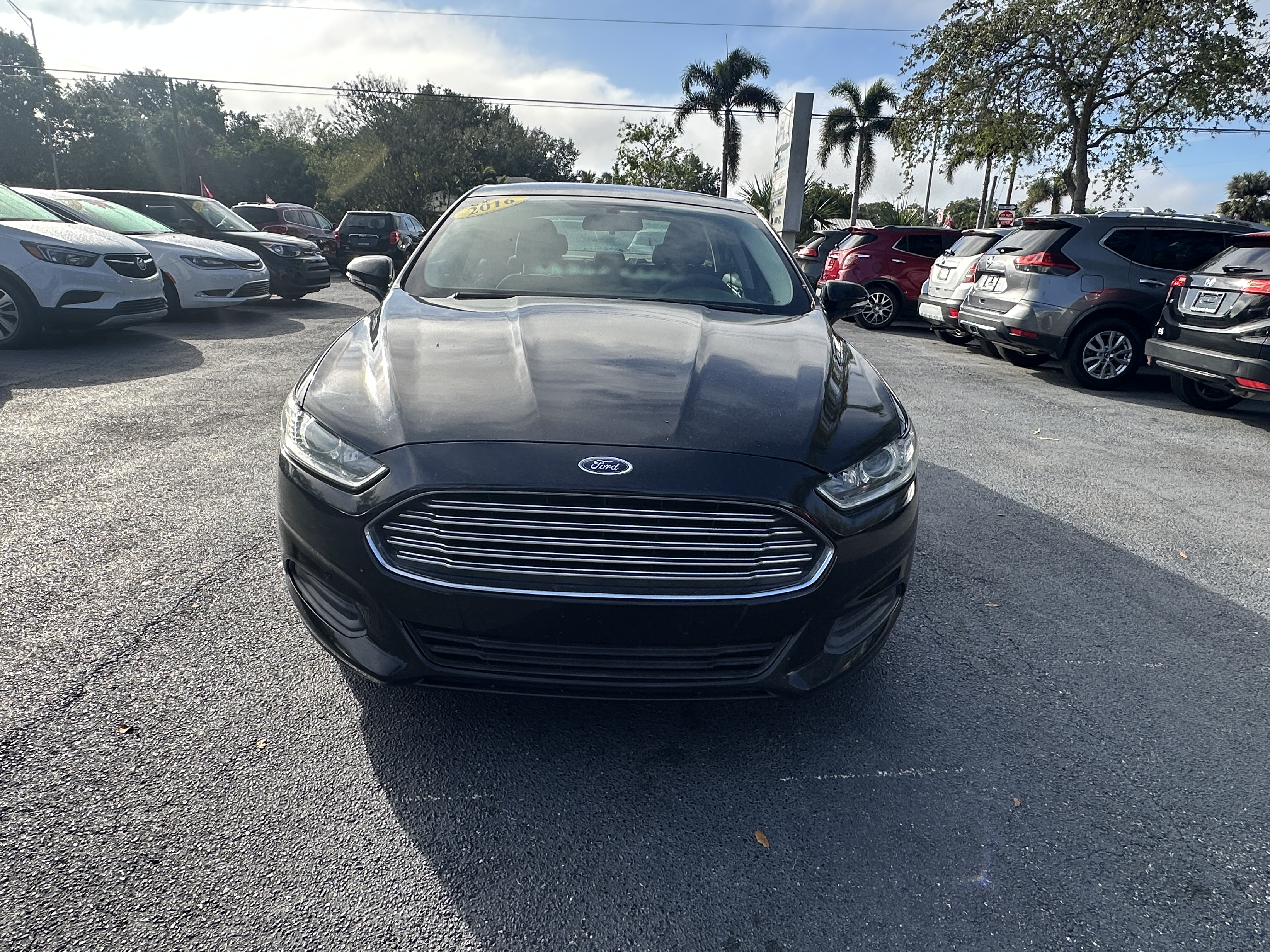 2016 Ford Fusion SE's photo