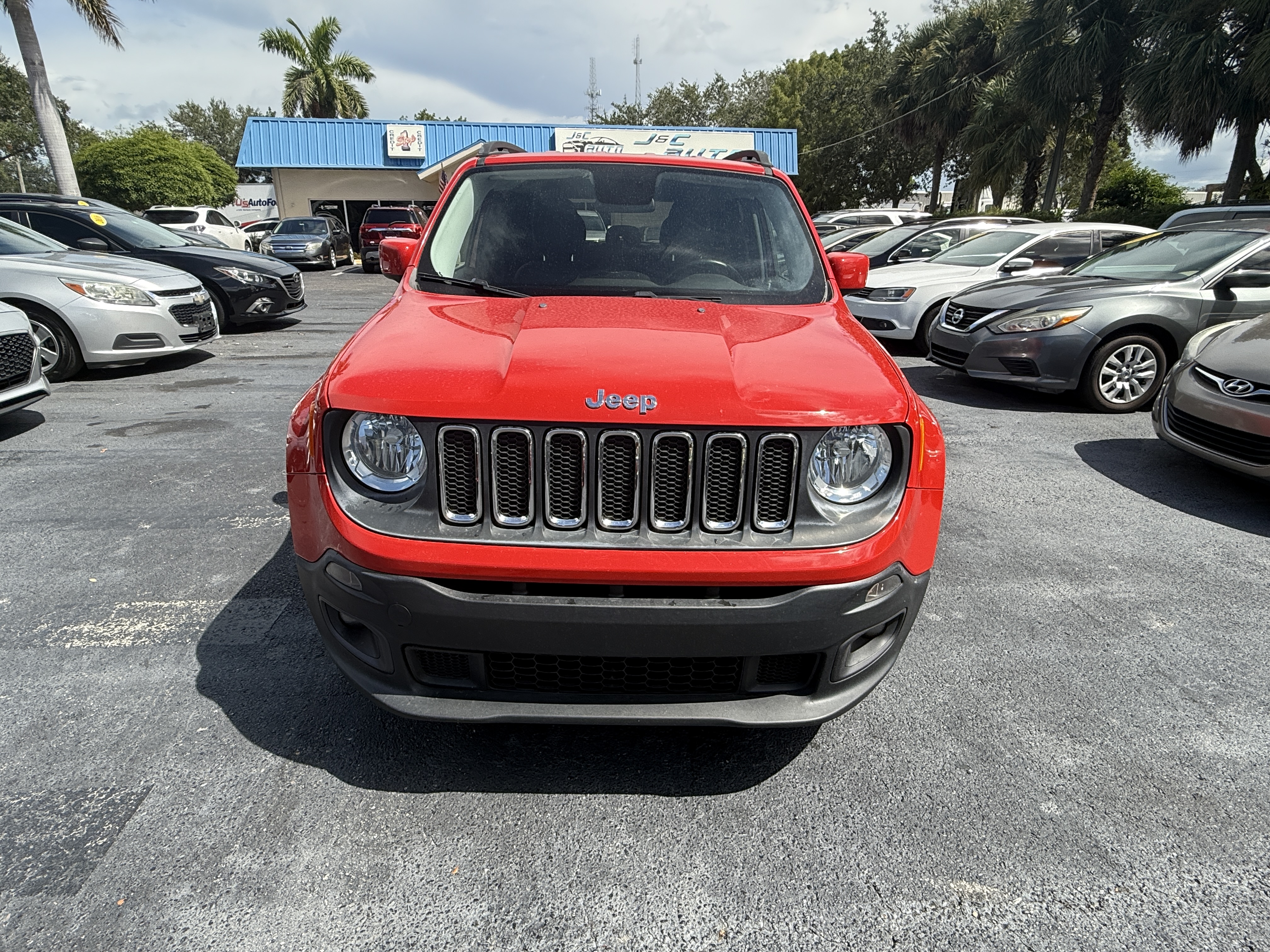 2016 Jeep Renegade Latitude's photo