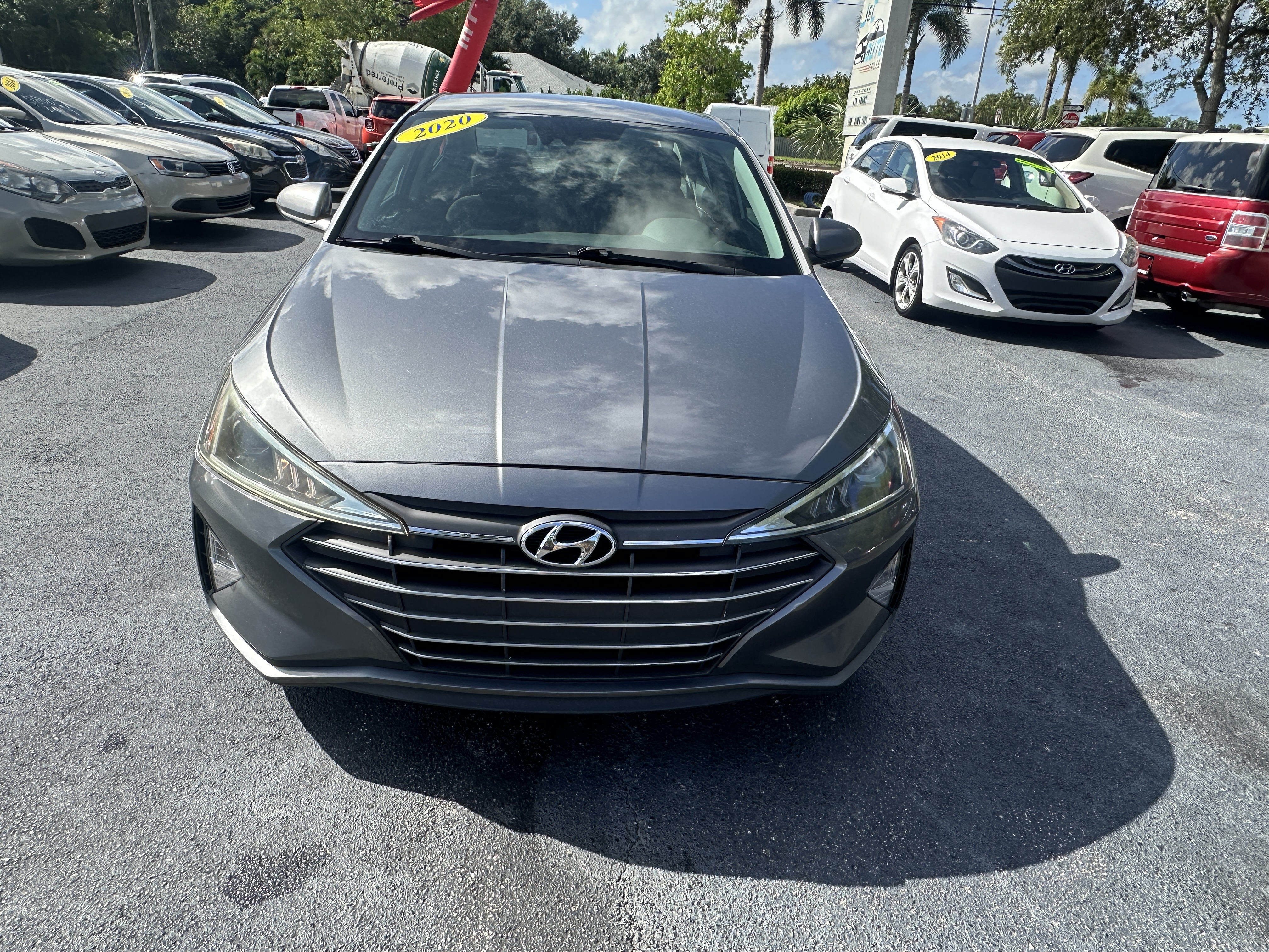 2020 Hyundai Elantra SEL's photo