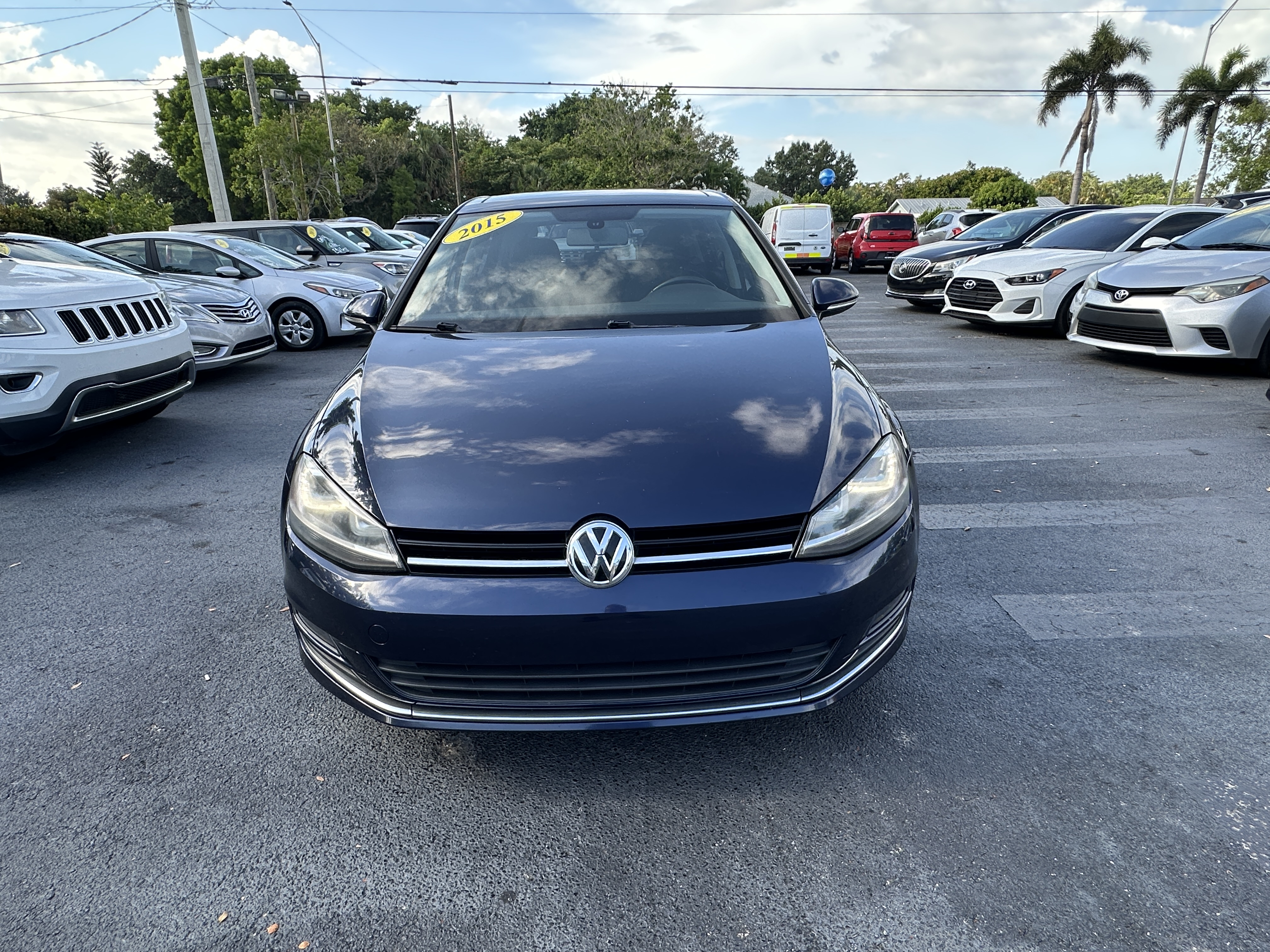 2015 Volkswagen Golf TSI S's photo