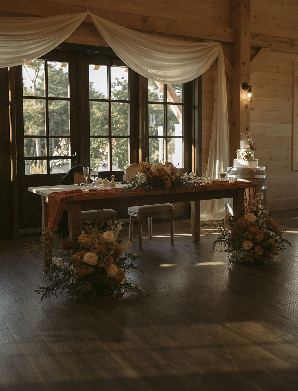 wedding reception new england | barn at blackstone national | wedding venue | wedding reception in MA | florals for wedding reception | barn venue in ma | barn wedding venue | sweetheart table