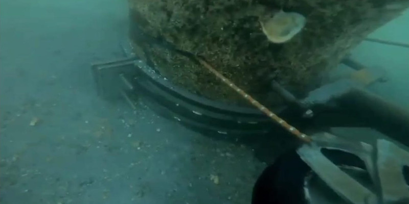 HBB Diamond wire halfway through cutting an underwater steel pier