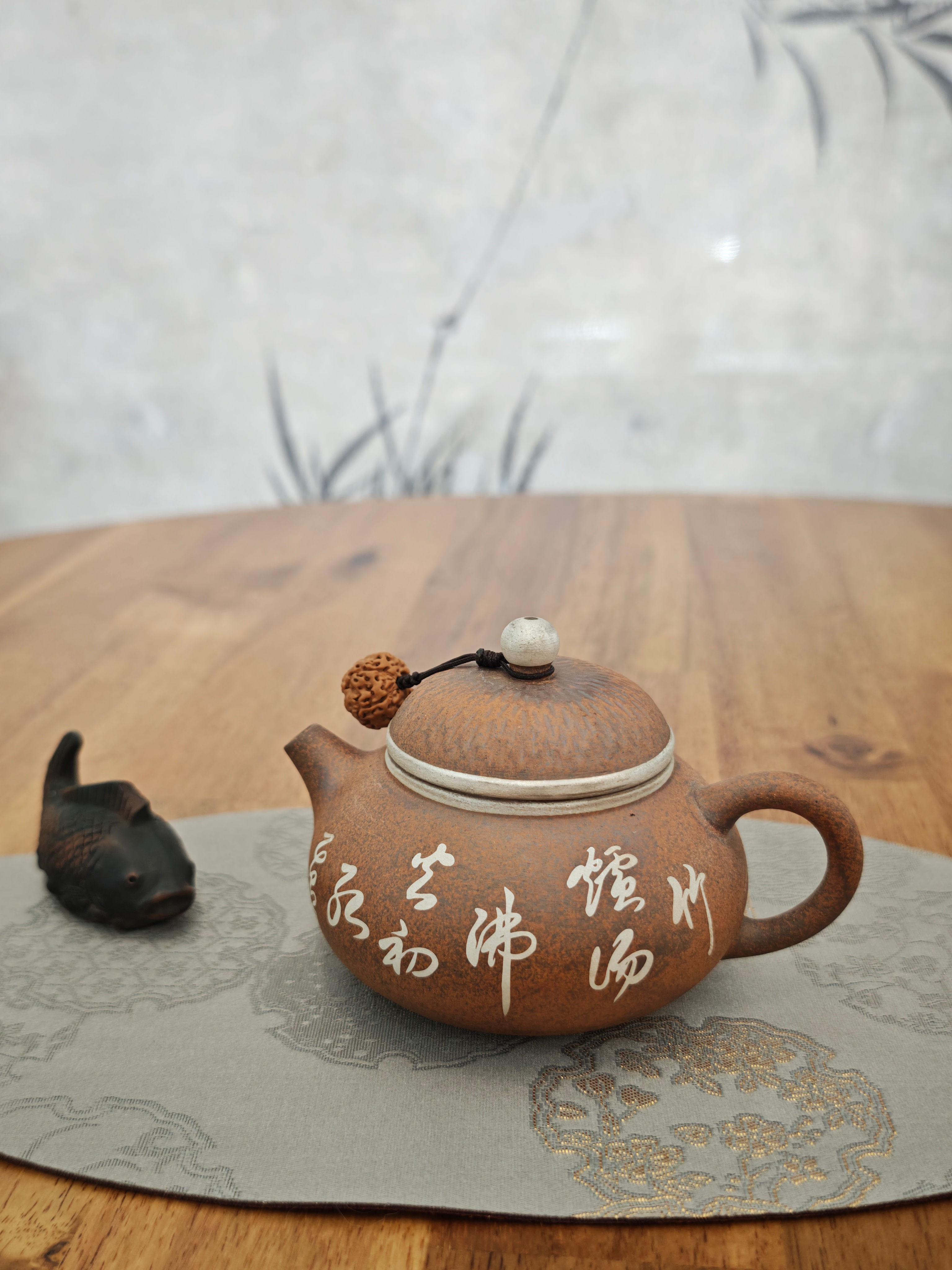 Pure Silver-Lined "Rong Tian" Teapot with Hand-engraved Poetry — 120ml 鎏银诗文容天壶 