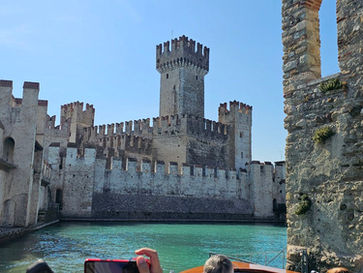 Sirmione - ślicznotka nad Gardą. Co zobaczyć?