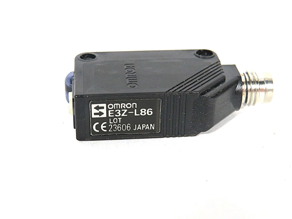 E3Z-L86-IL2 Omron Photoelectric Sensor
