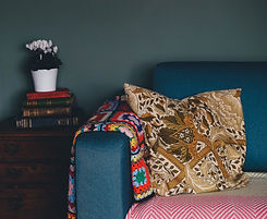 sofa-2587273_1920.jpg