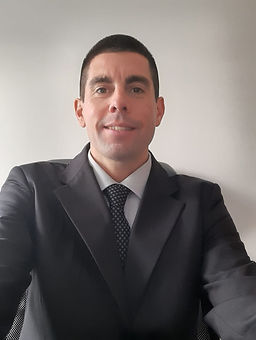 David de traje.jpeg