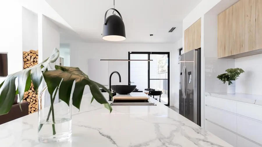 Luxury Residential Modern Kitchen with High Gloss Calacatta Marble Stone Countertop