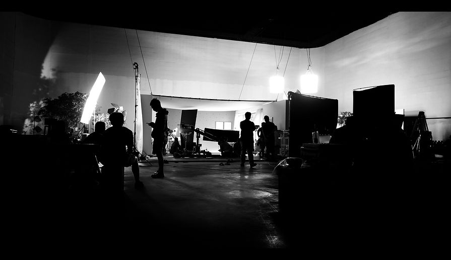 silhoutte-images-of-video-production-and