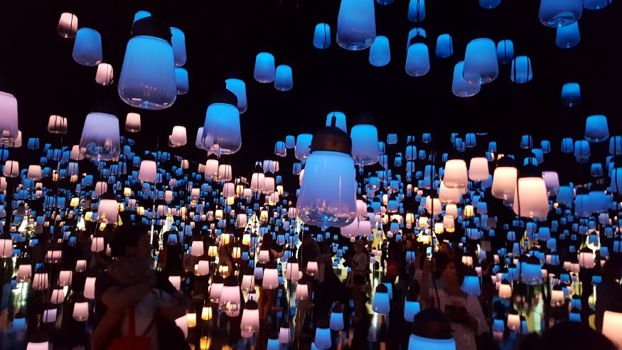 Vue de luminaires interactifs au salon Maison & Objet