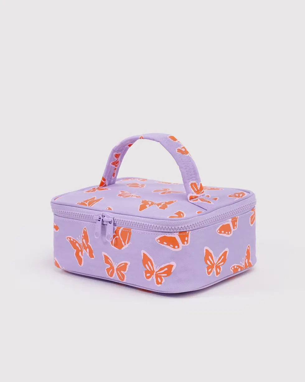BAGGU Small Cosmetic Case Butterflies mit geschlossenem Reißverschluss in Vorderansicht