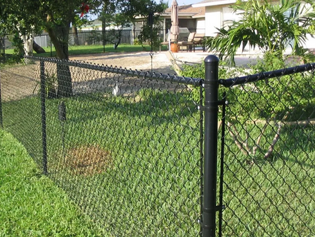 What Type of Fence Is Best for My Yard?