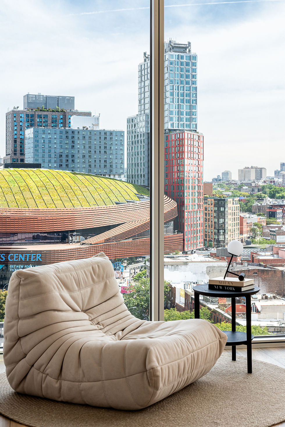 Studio Ocra Brookyn apartment renovation office relaxing area with view of Brooklyn