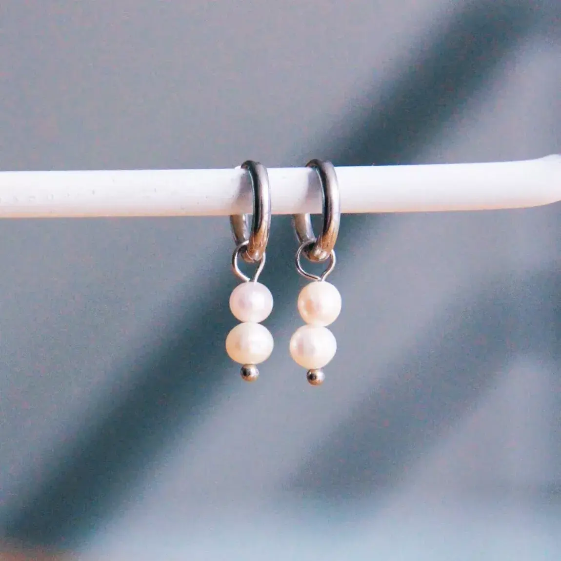 Petites créoles argent et perles