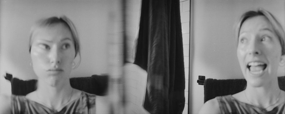 A working 1/10 shutter, Widelux F6
